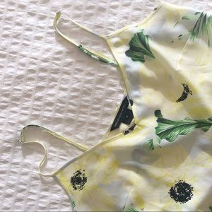 French Connection Silky floral tank 🍃🌼